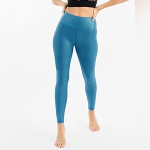 Zyia | Metallic Ocean Light and Tight Leggings 7/8 24” Size 2